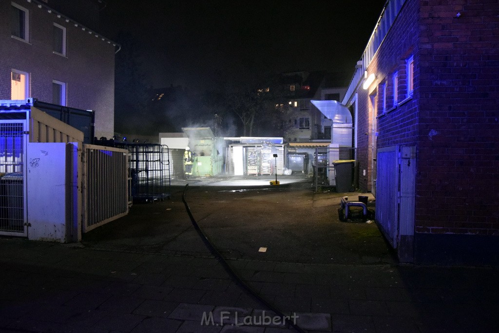 Feuer Papp Presscontainer Koeln Hoehenberg Bochumerstr P030.JPG - Miklos Laubert